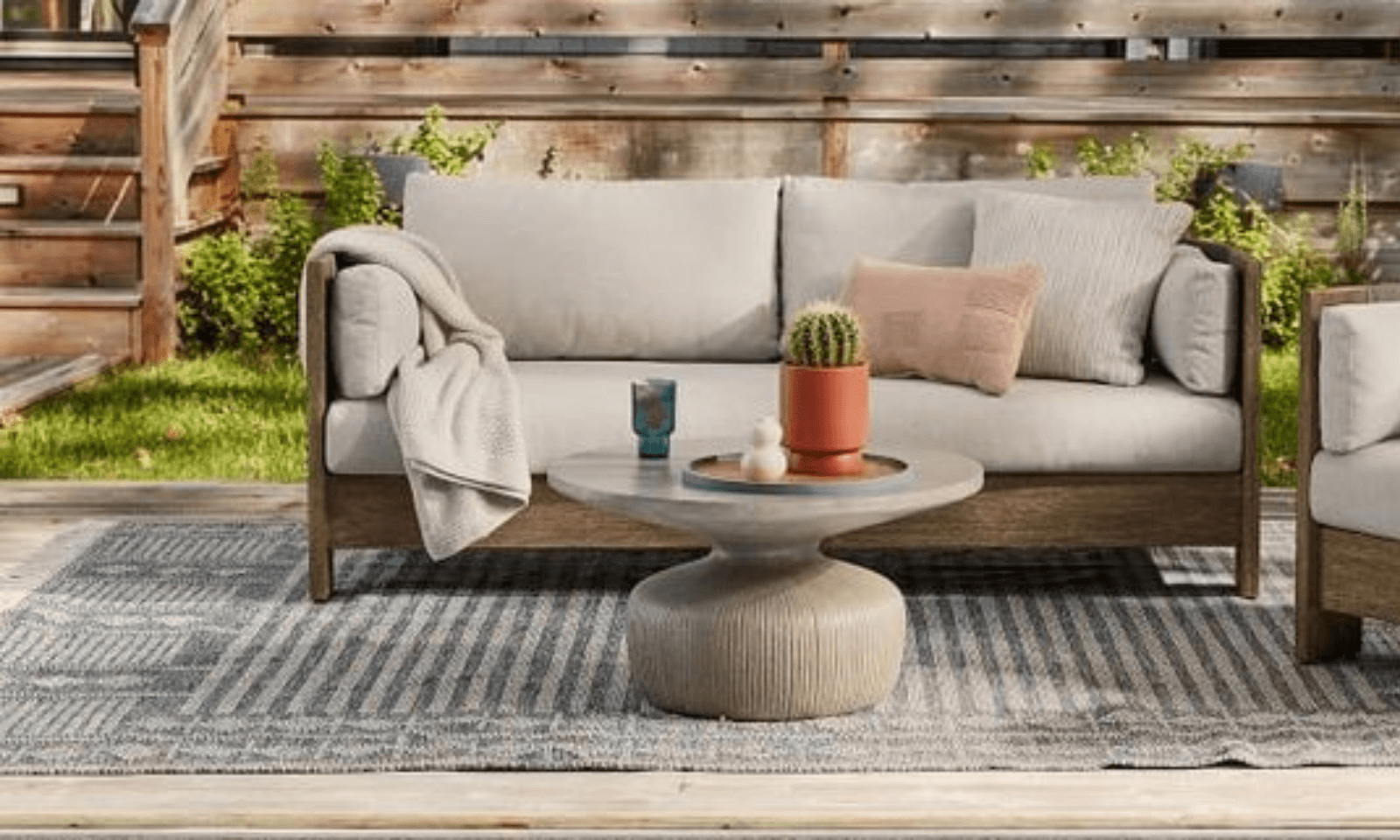 EVERYTHING YOU NEED TO KNOW ABOUT INDOOR-OUTDOOR RUGS
