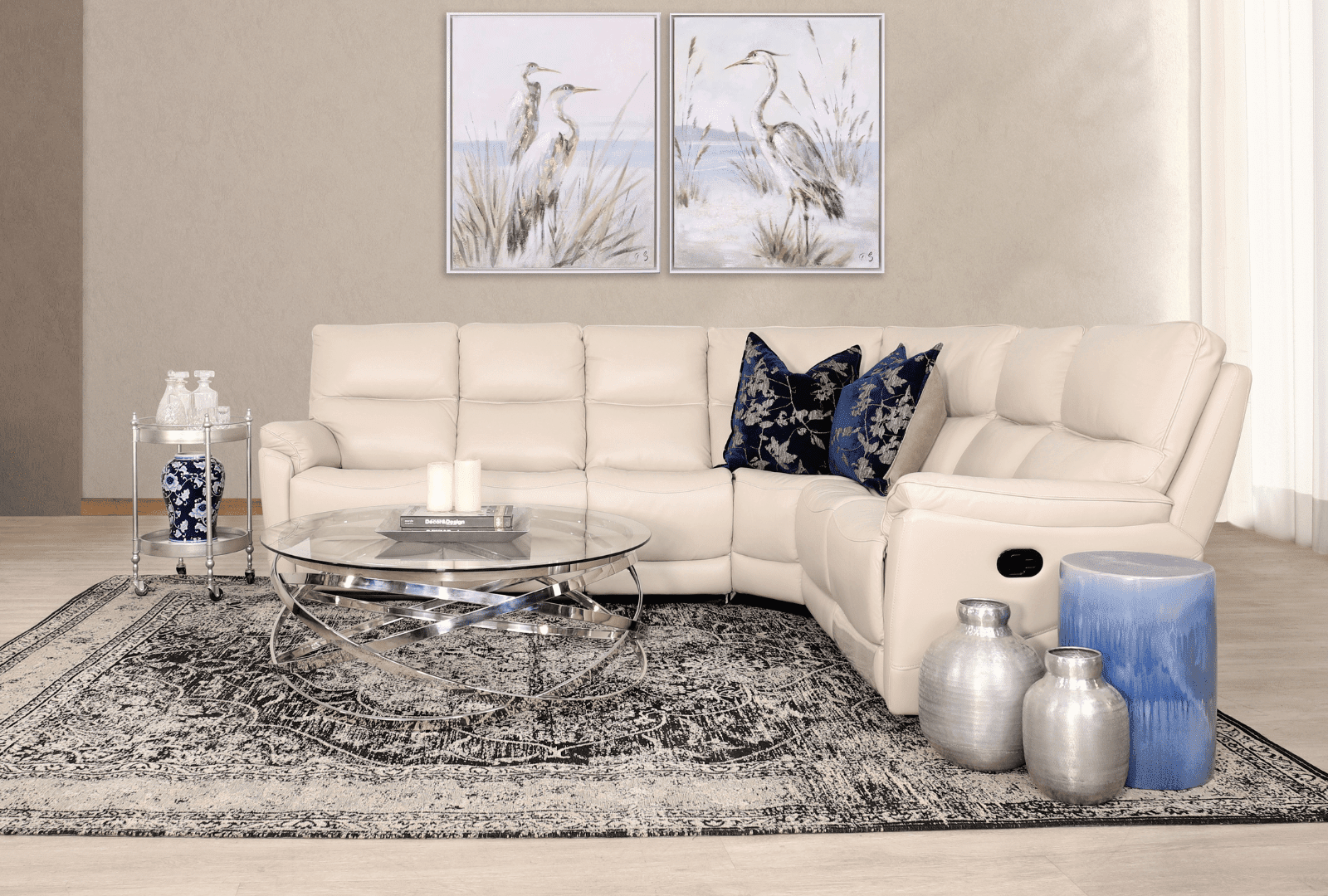 How to Create a Cosy Living Room with a Beige Couch: Top Design Tips