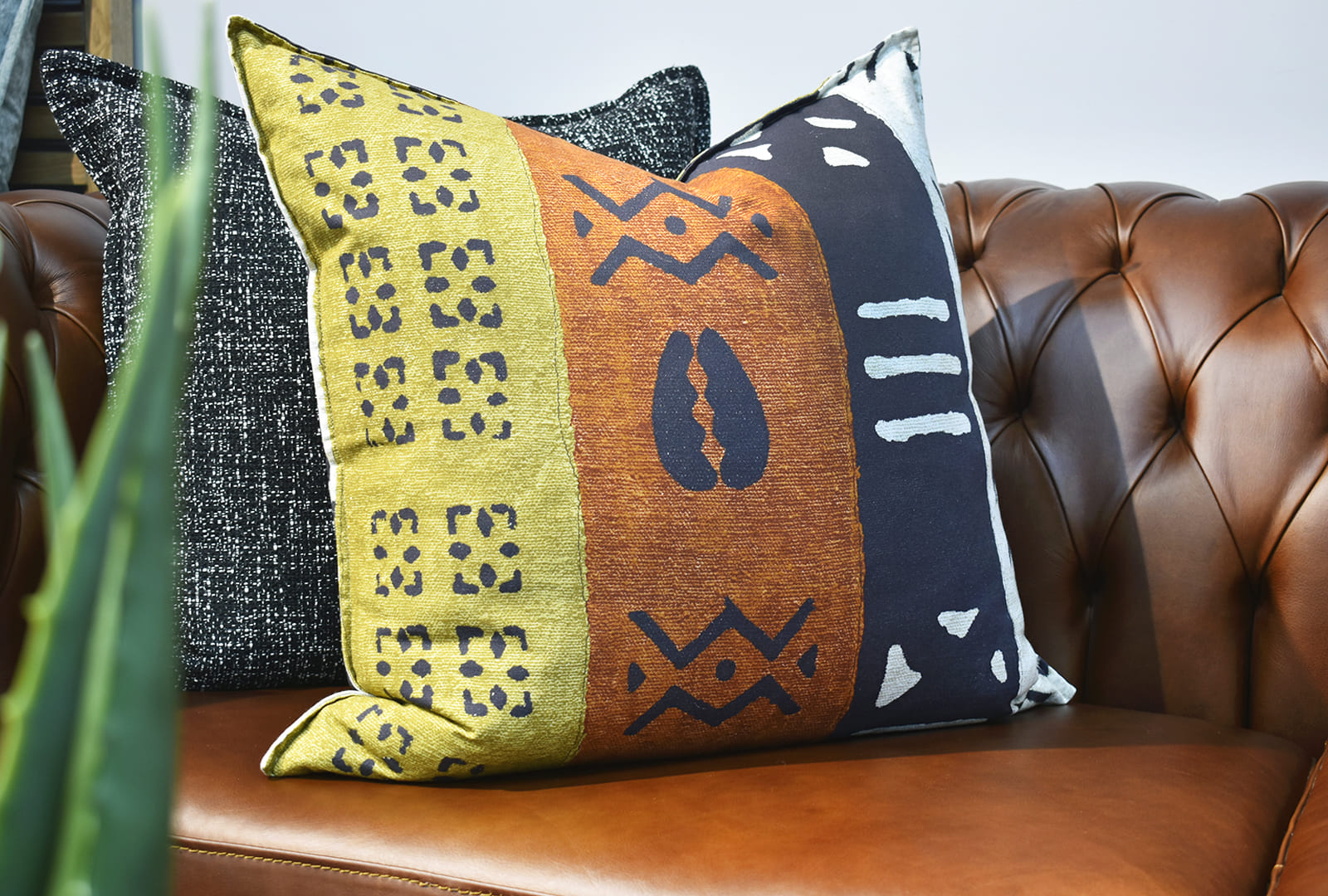 How to expertly style scatter cushions