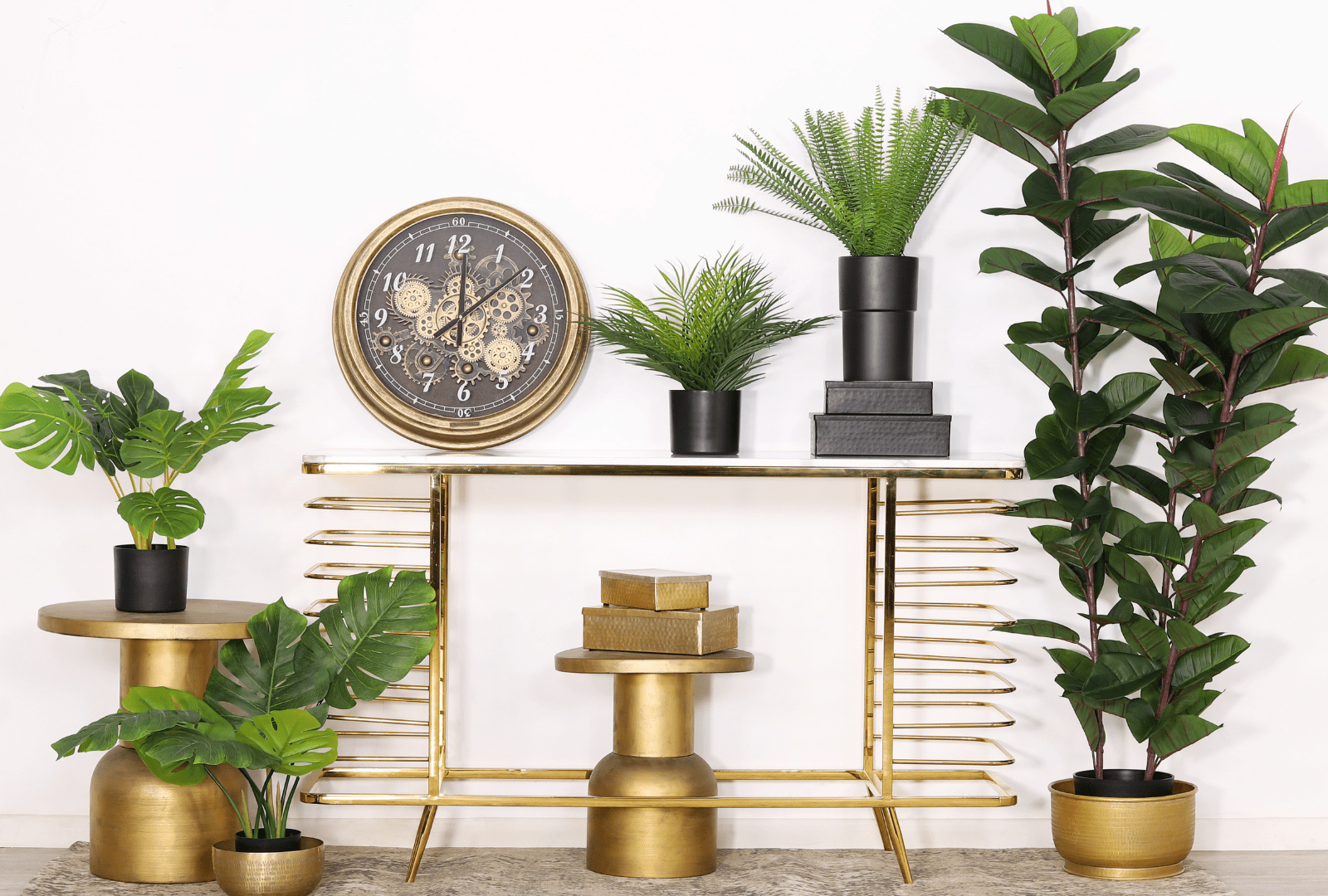 Guide to Cleaning and Maintaining Fake Plants: Key Tips & Tricks