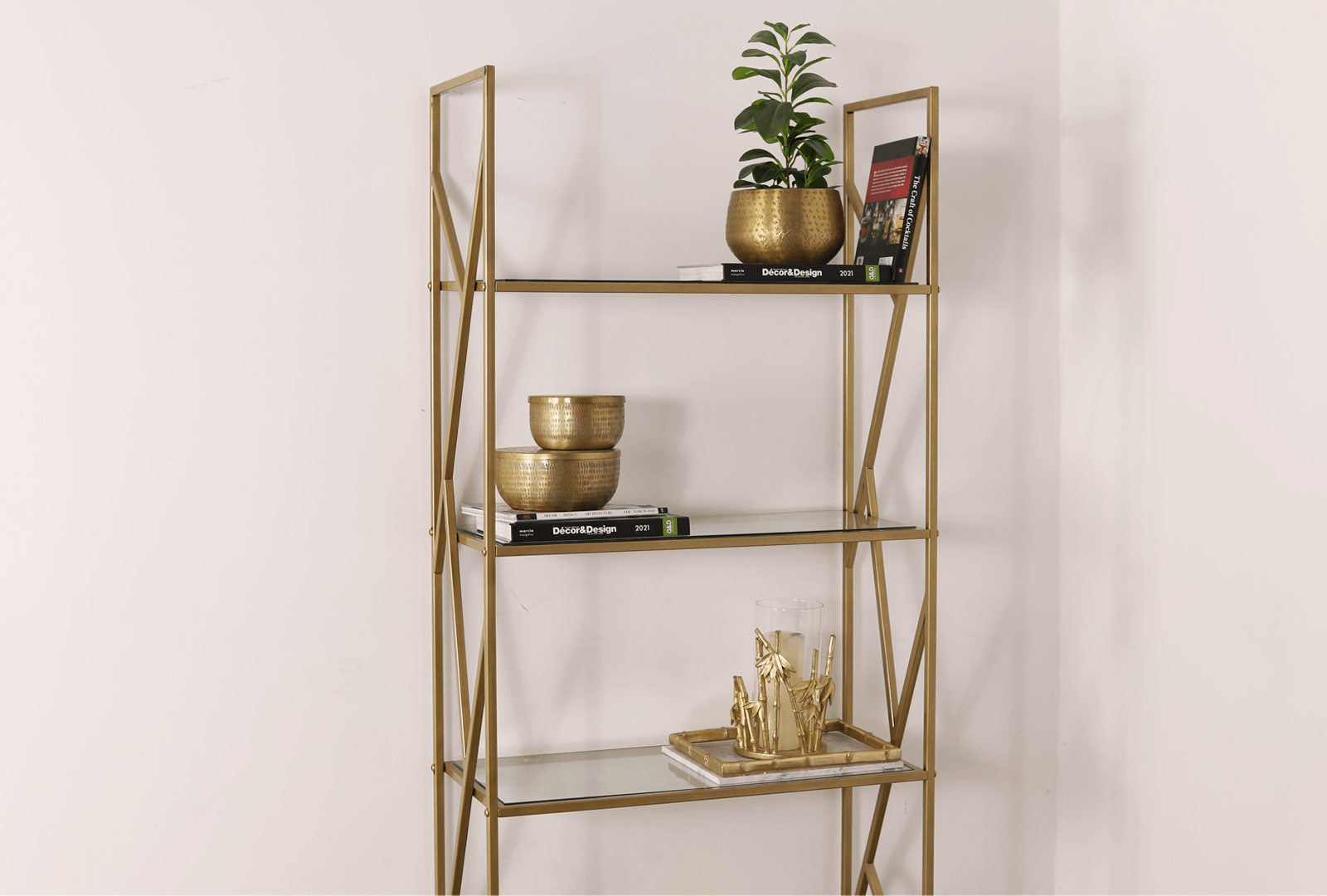 8 tips on how to sumptuously style a shelf