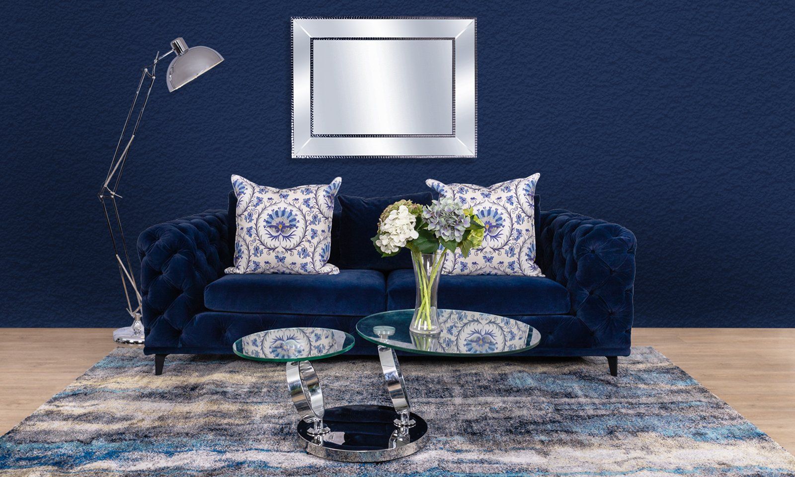 DISCOVER THE LUXURIOUS OAKLAND FABRIC SOFA