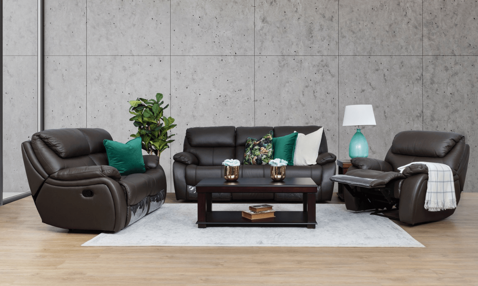 WHAT ARE THE BENEFITS OF A LEATHER RECLINER SUITE