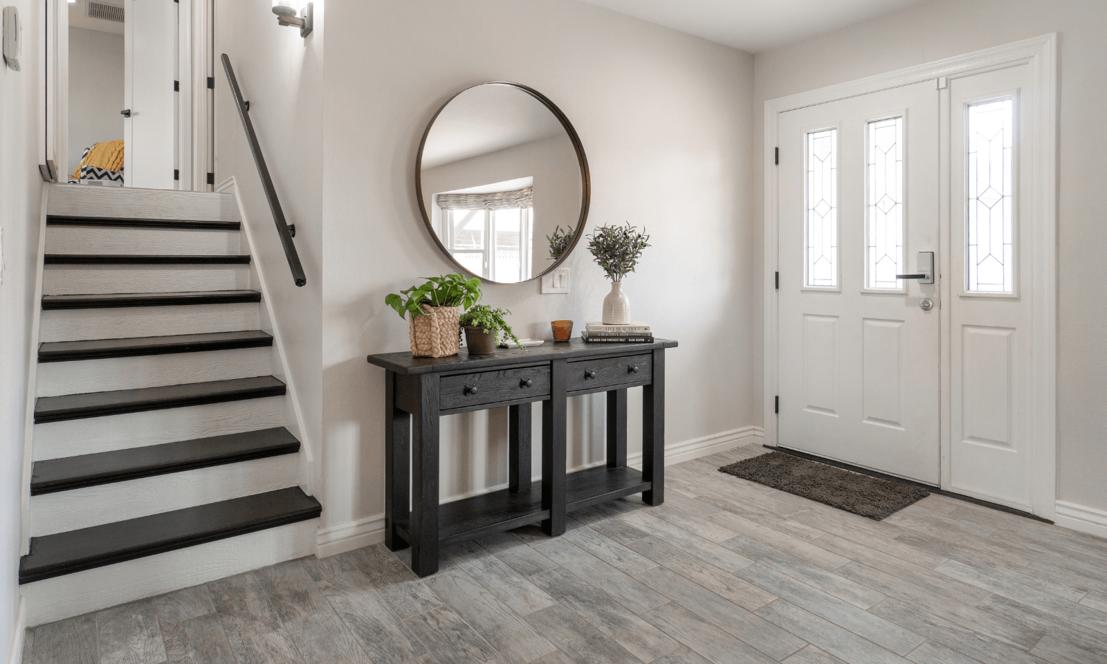 HOW TO CREATE A SHOWSTOPPING ENTRYWAY