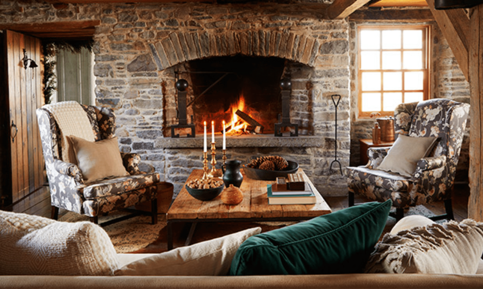 HOW TO WARM UP YOUR LIVING ROOM IN WINTER