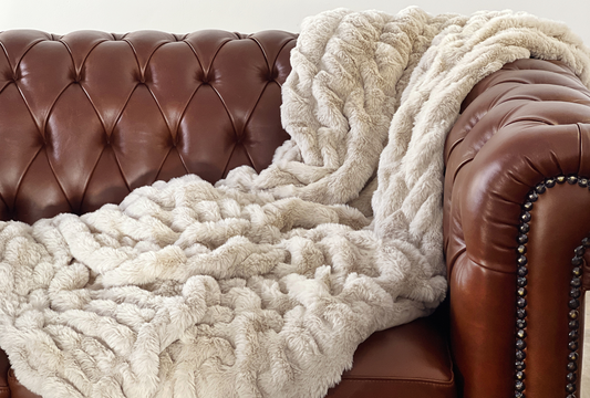 Explore Winter-Inspired Home Decor Ideas for Living Room Interiors