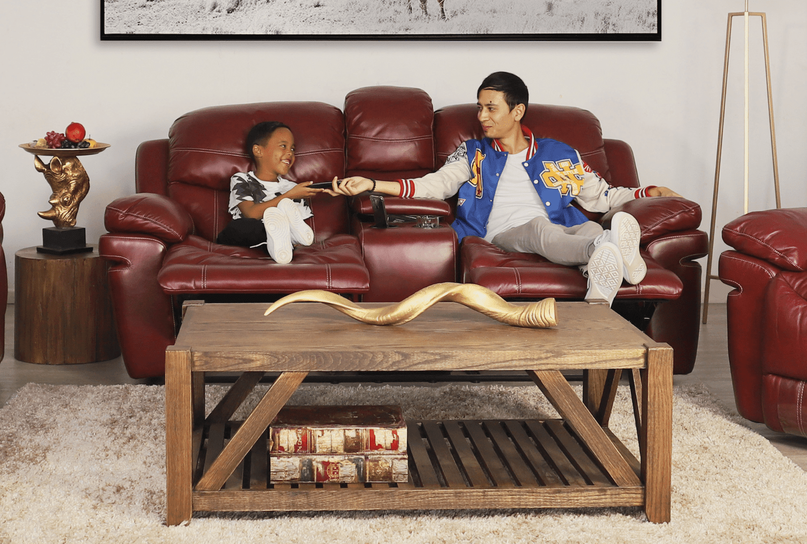 Father’s Day Gift Ideas: Elevate Your Dad’s Comfort and Style with Luxurious Home Furniture & Décor