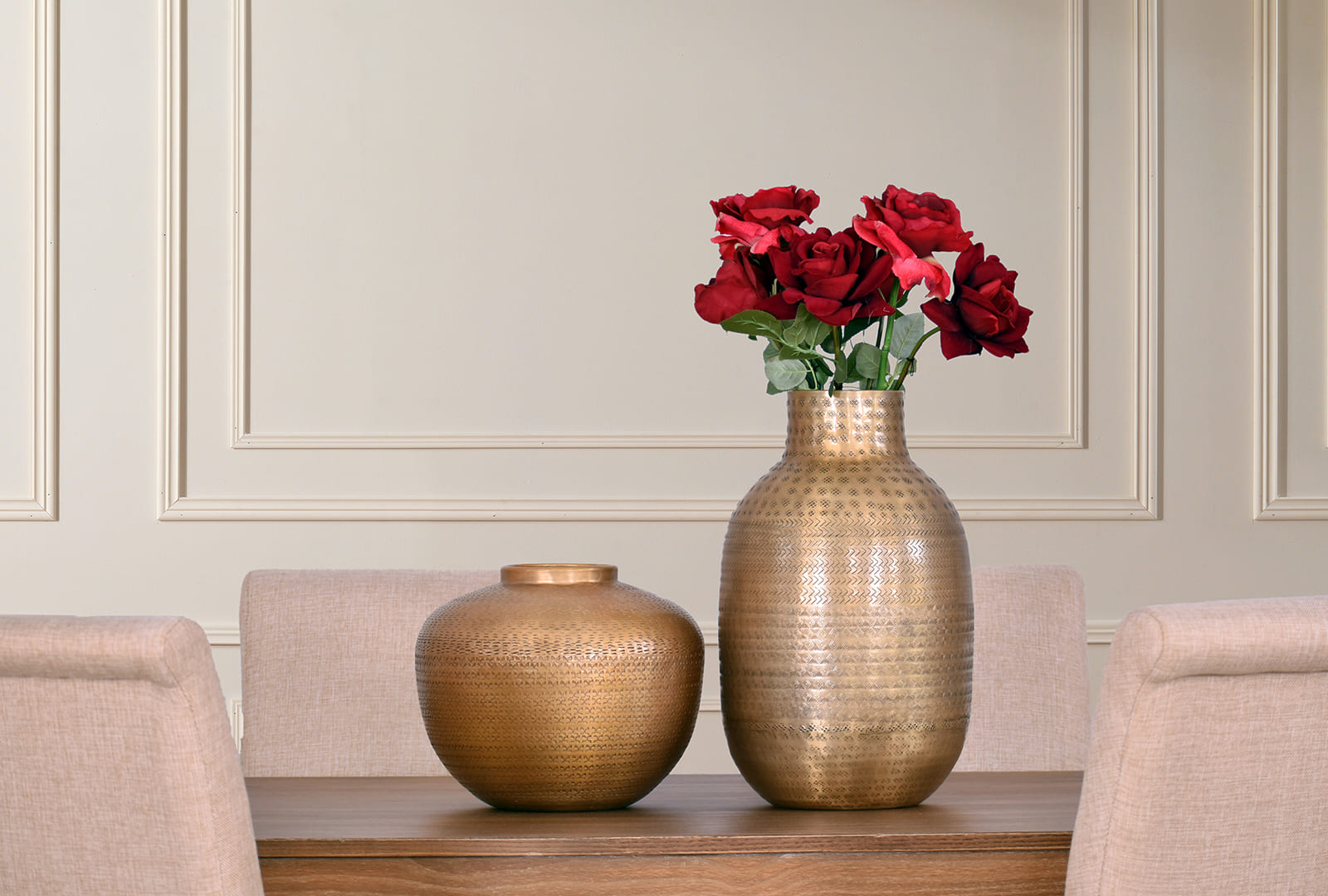 How To Decorate Your Home For A Romantic Valentine’s Day Date!