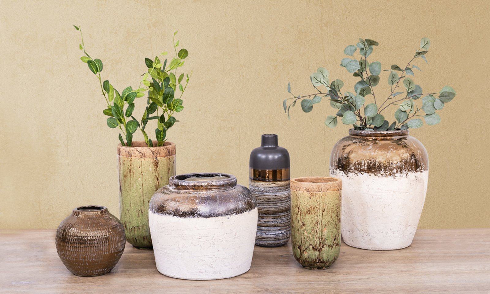 HOW TO DECORATE WITH VASES