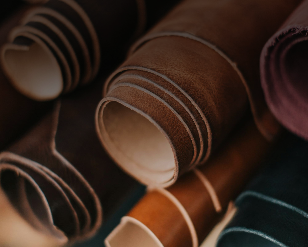 Leather couches, leather couches south africa, leather couches for sale, fabric couches for sale, l couches for sale