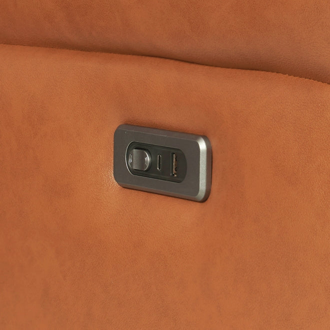 BUILT-IN CHARGING PORTS
