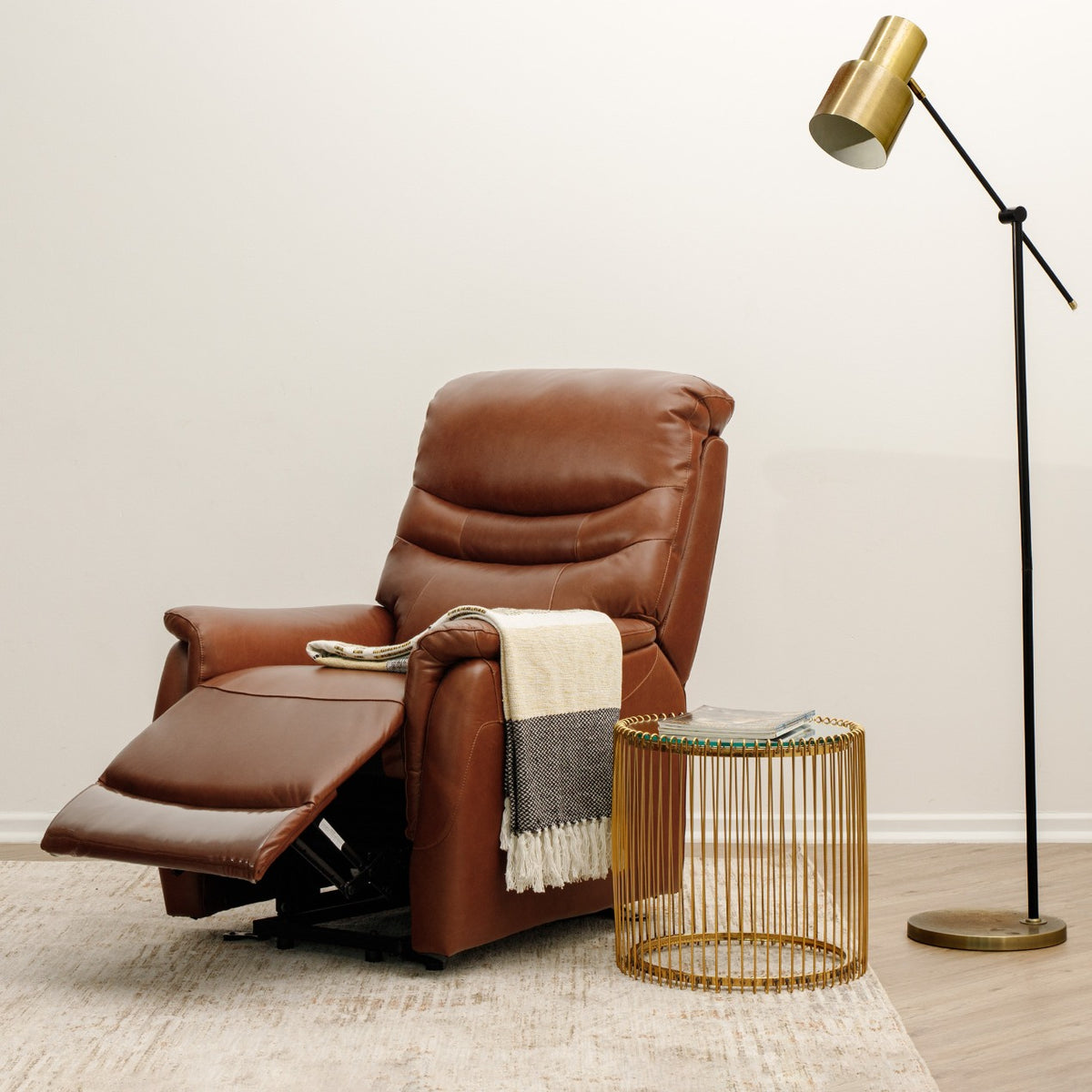 Seattle Leather Recliner | Leather Gallery Single Recliner| Imperial Royal Walnut