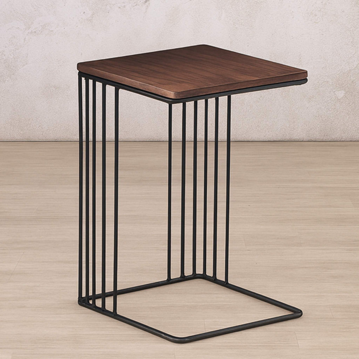 Camila Side table - Walnut