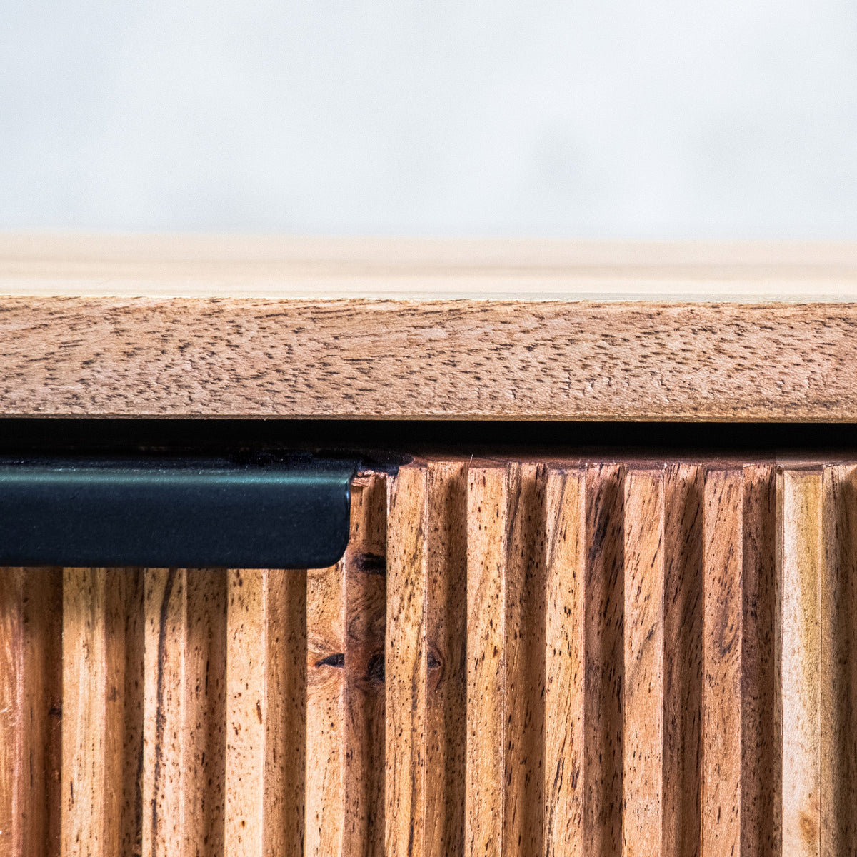 Lazlo Plasma Unit - 1750 - Gallery Everyday