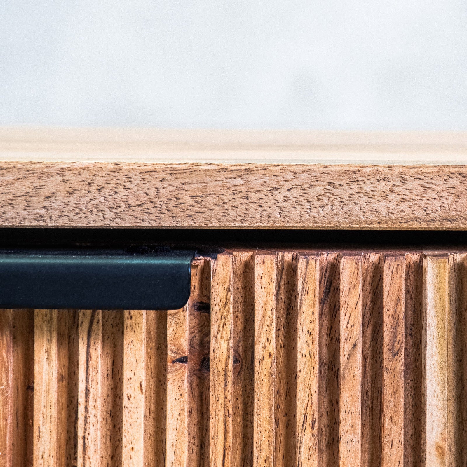 Lazlo Plasma Unit - 1750 - Gallery Everyday