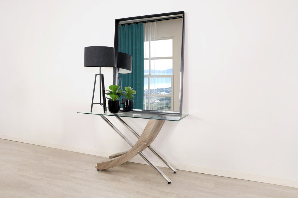 Upgrade your space with the sophisticated Tropez 1.3m beveled and tempered 8mm glass top Server that offers practicality and refined aesthetics.